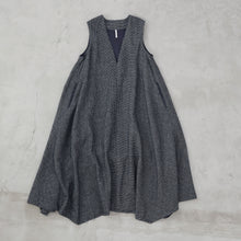 耳鳴！Trapezoid Jumper Skirt　-   （ Fulling Line Wool  ）