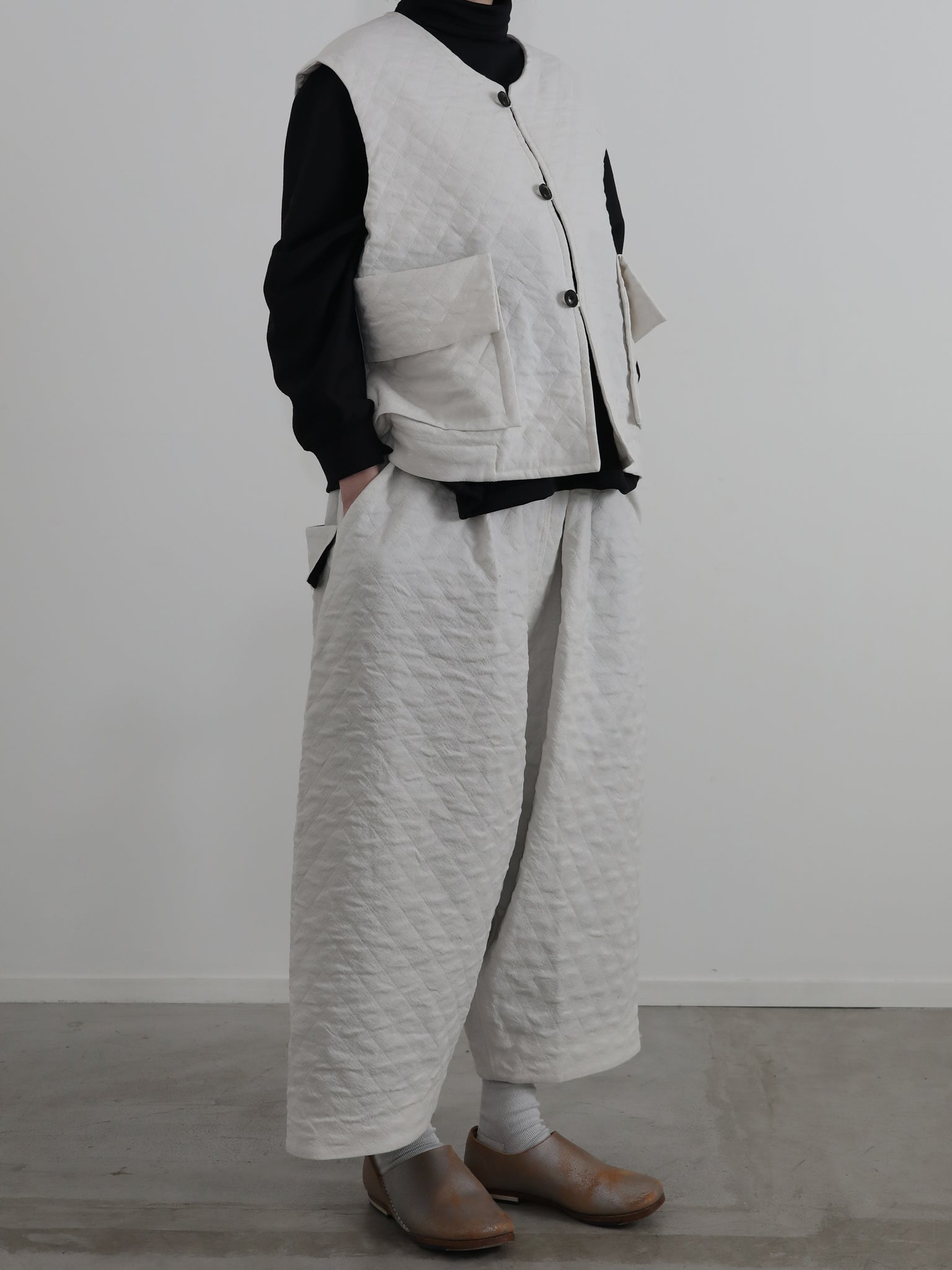 泥棒! Boy Friend Chapplin Pants - （ FABRITEC / Wool–Cotton