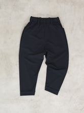 Easy Chapllin Pants　 -    （　Flexibly Adaptable 4-Way Stretch Nylon 　）