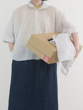 ティッシュペーパー・Flat Square Shirt -（  強撚コットンラミーローン )